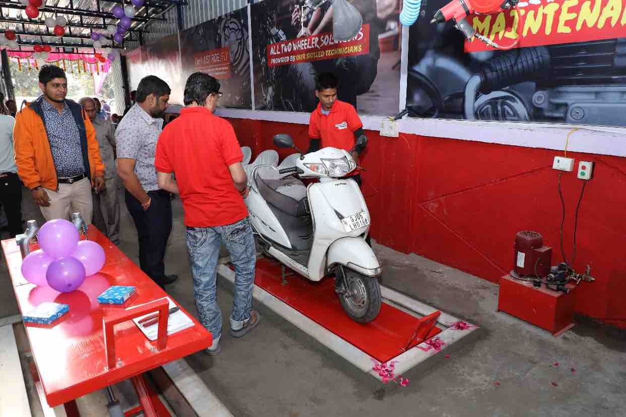 Two Wheeler Garage Equipments
